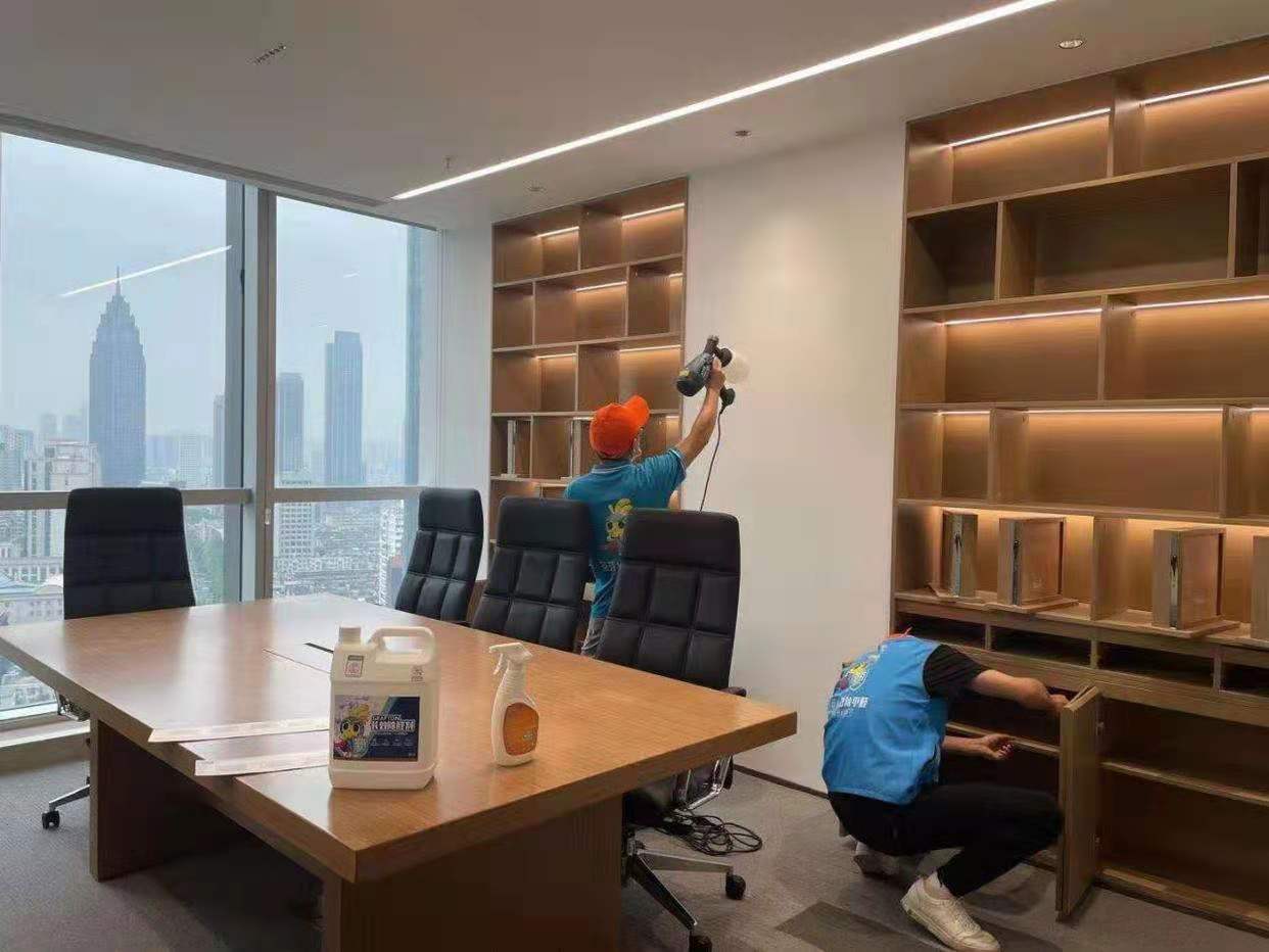 专业高效  绿意盎然——武汉得伟君尚律师事务所办公室除甲醛施工纪实